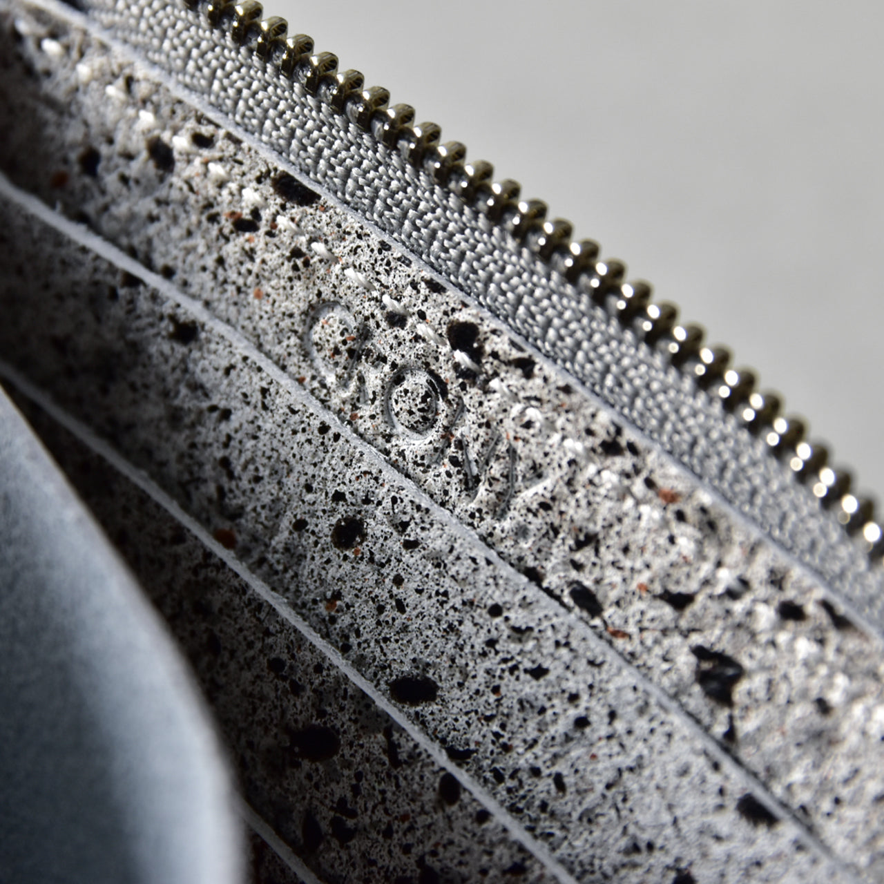 【MIKAGE】HALF ZIP WALLET SMALL / ハーフジップウォレット スモール