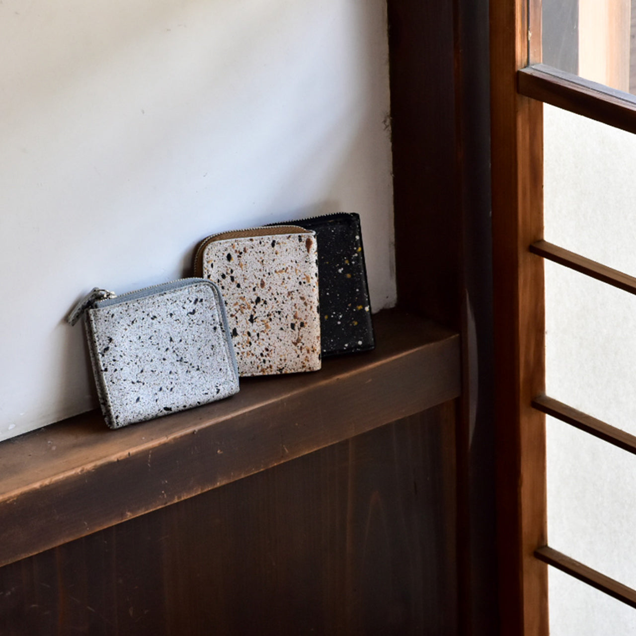 【MIKAGE】HALF ZIP WALLET SMALL / ハーフジップウォレット スモール