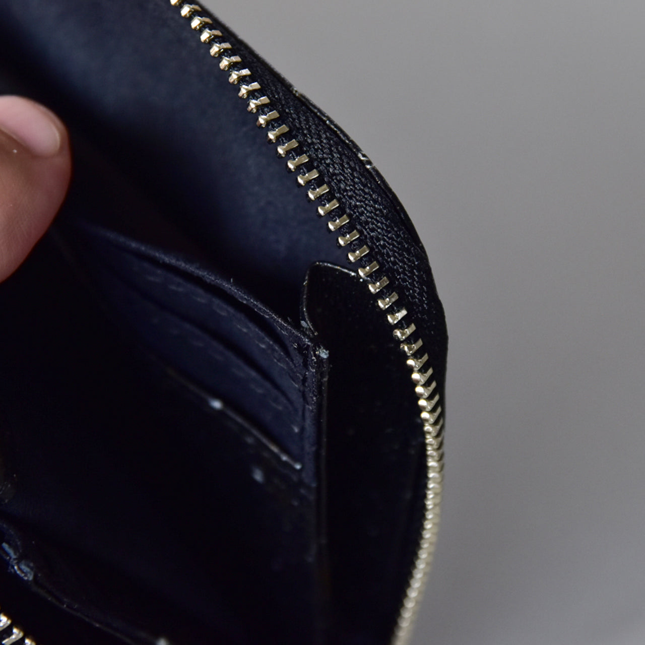【MIKAGE】HALF ZIP WALLET LARGE / ハーフジップウォレット ラージ