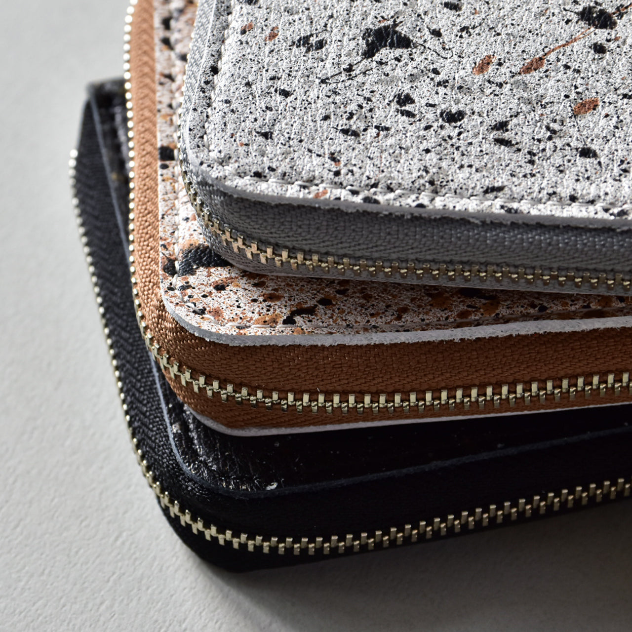 【MIKAGE】HALF ZIP WALLET SMALL / ハーフジップウォレット スモール