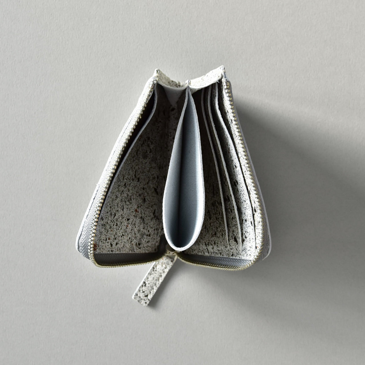 【MIKAGE】HALF ZIP WALLET SMALL / ハーフジップウォレット スモール