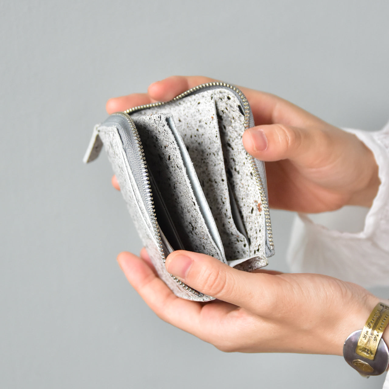 【MIKAGE】HALF ZIP WALLET SMALL / ハーフジップウォレット スモール