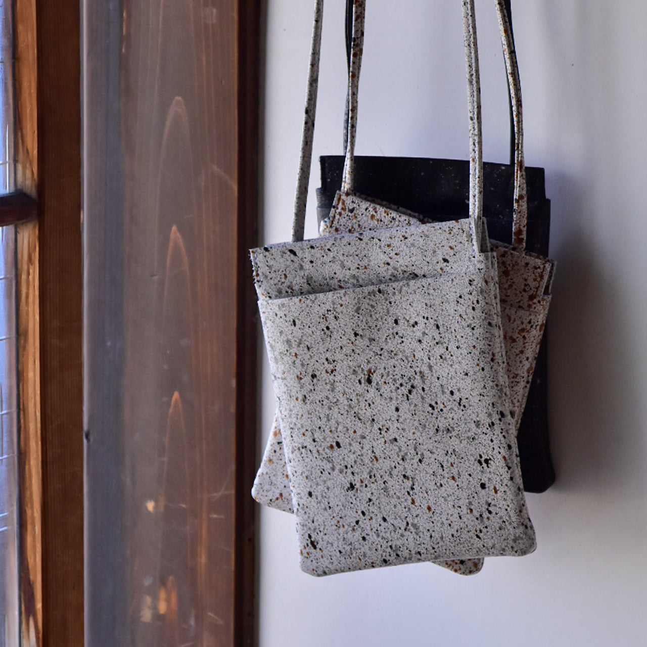 【MIKAGE】SMARTPHONE POUCH / スマートフォンポーチ