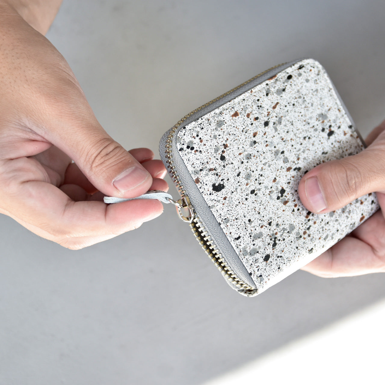 【MIKAGE】MINI ROUND ZIP WALLET / ミニラウンドジップウォレット