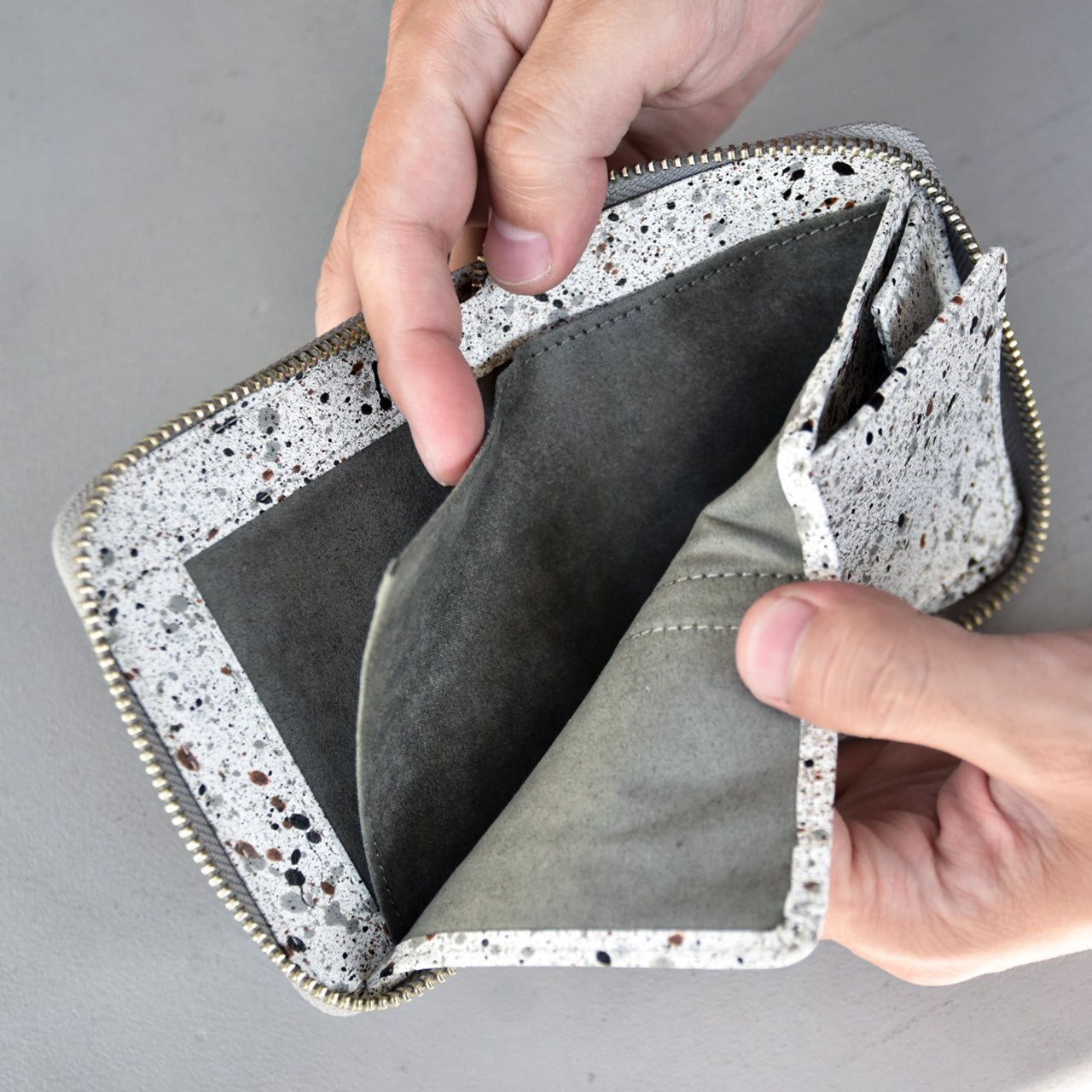 【MIKAGE】MINI ROUND ZIP WALLET / ミニラウンドジップウォレット