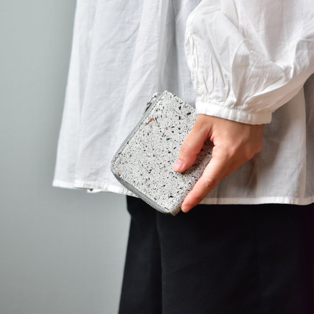 【MIKAGE】HALF ZIP WALLET SMALL / ハーフジップウォレット スモール